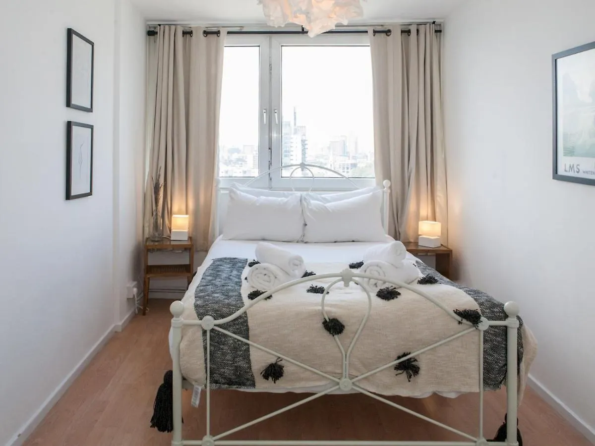 Pass The Keys Spacious 2Bedroom Flat With Views In London Bridge Apartment