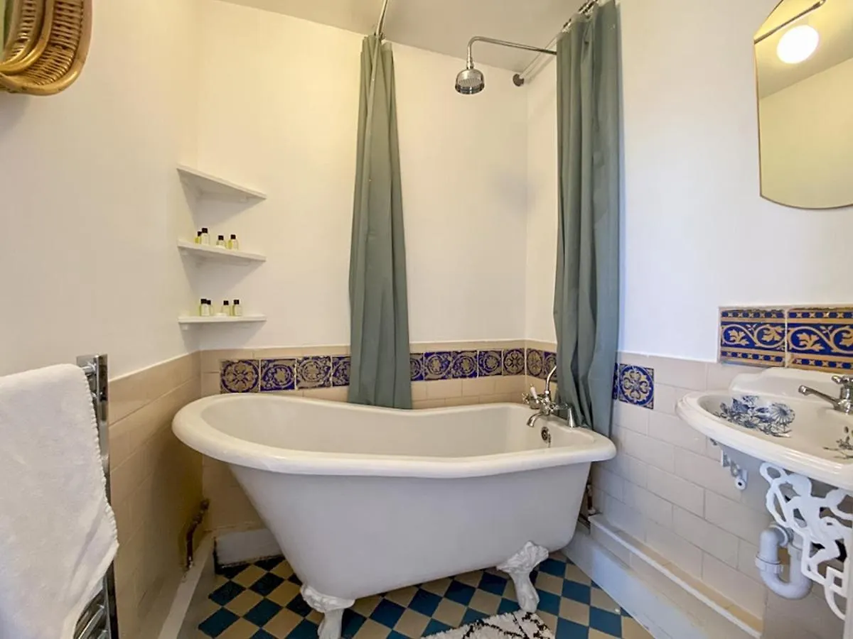 Pass The Keys Spacious 2Bedroom Flat With Views In London Bridge