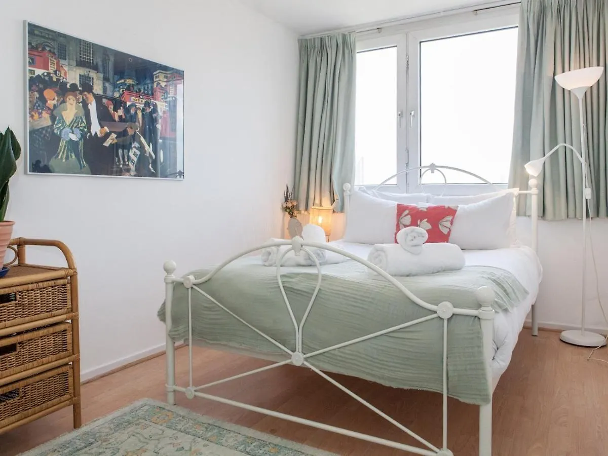 Pass The Keys Spacious 2Bedroom Flat With Views In London Bridge