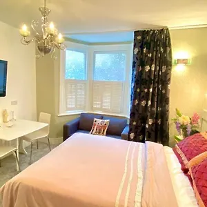  Apartment Modern And Cosy Flat United Kingdom