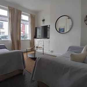  Holiday home Large Family Location 3 Double Bedrooms And 1 Single Bedroom United Kingdom