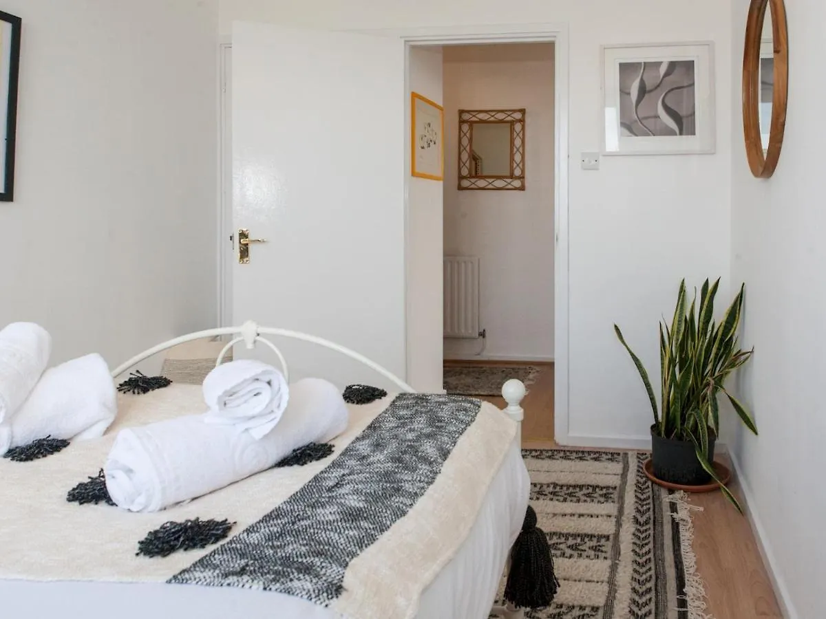 Pass The Keys Spacious 2Bedroom Flat With Views In London Bridge Apartment