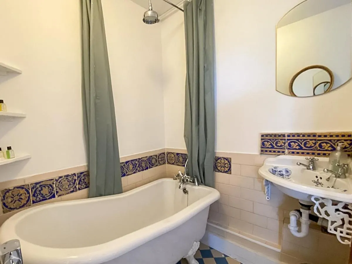 Pass The Keys Spacious 2Bedroom Flat With Views In London Bridge